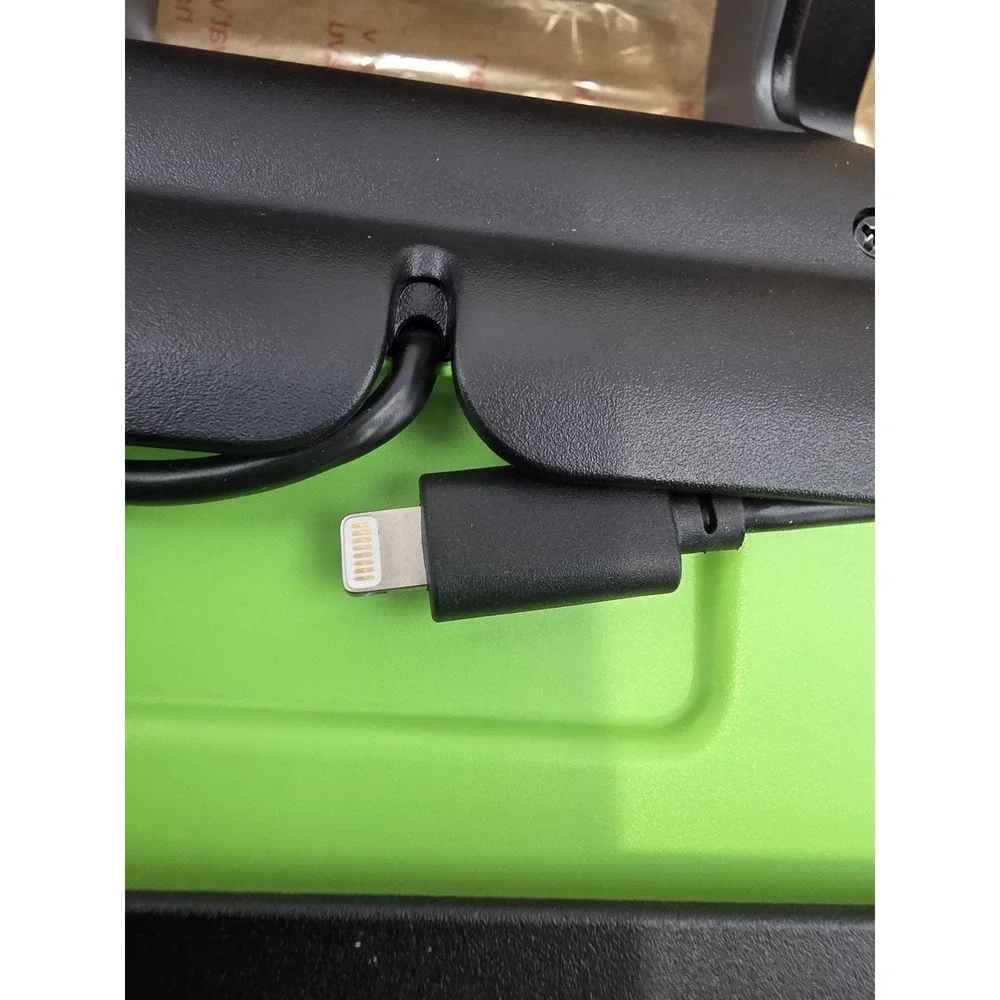 Belkin Wired Keyboard w/ Stand for iPad Lightning Connector B2B130 New in Box